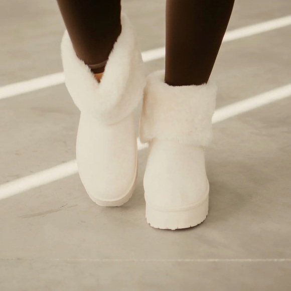 Very G Sherpa Top Slip On Boots Size 11 Nude Platform Heel Lightweight - Picture 13 of 14